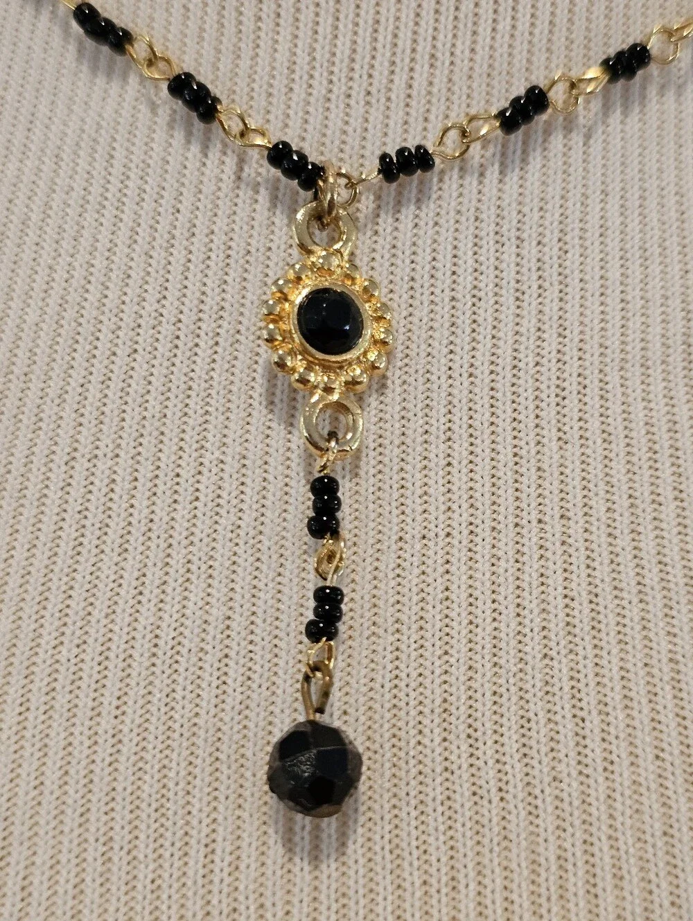 Gold & Black Beaded Y Necklace with Flower Pendant - Picture 3 of 5